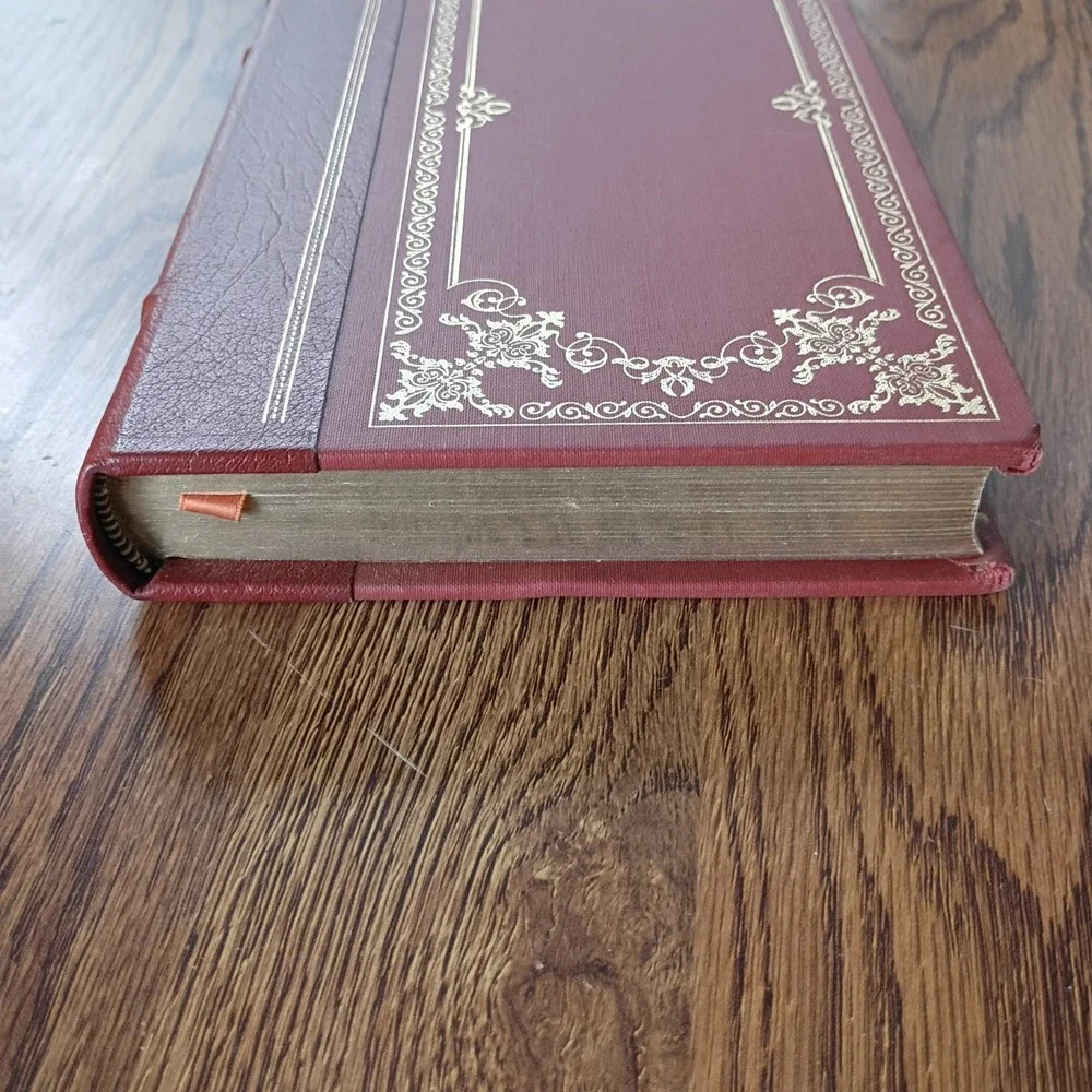 A Farewell To Arms by Ernest Hemingway, 1979 (Illustrated) Hardback - Very Good